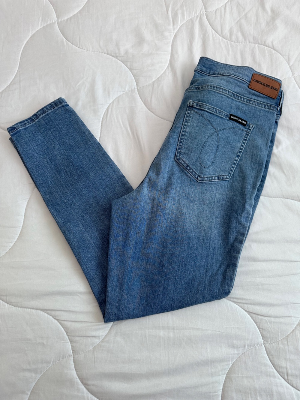 Calvin Klein Jeans Women's Straight - Light Blue Denim